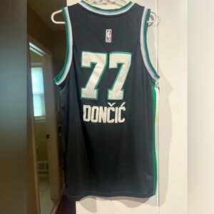 Luka Doncic Number 77 World jersey rising stars game, men’s medium, worn once